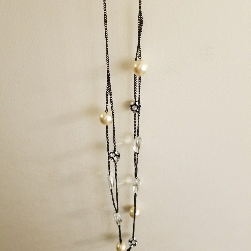 Long necklace never worn